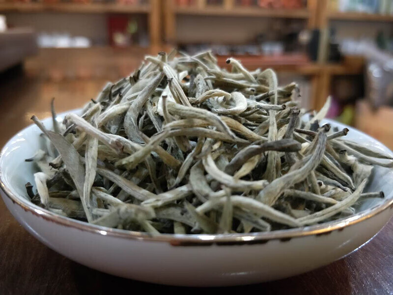 皇茅云南月光白 头采大白毫银针老白茶毫香蜜韵 100g