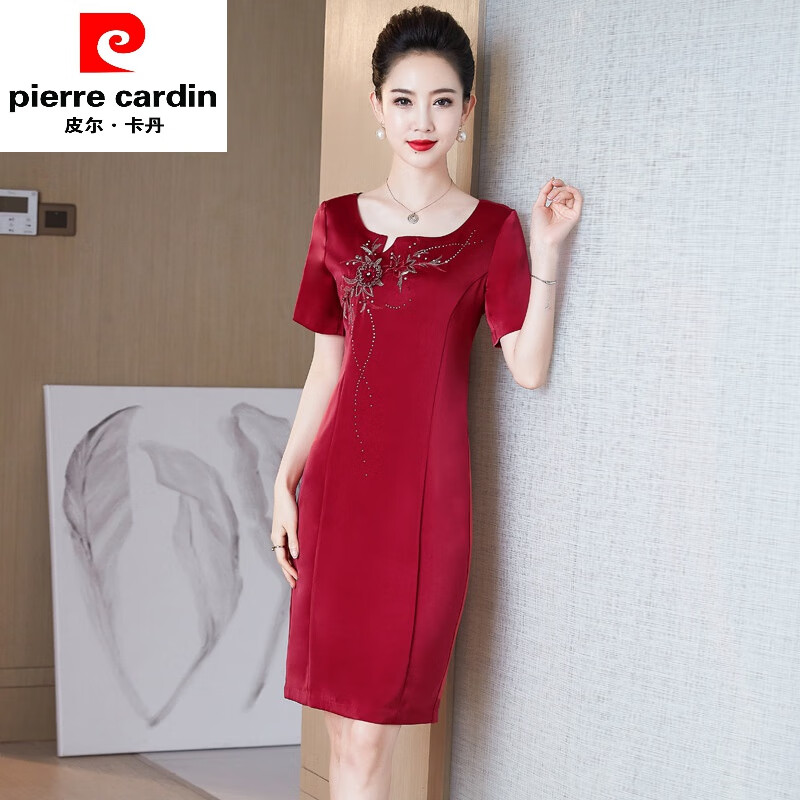 皮尔卡丹轻奢高档2023年夏款中年妈M妈装婚宴时尚礼服喜婆婆婚礼高贵连衣 短袖 XL属于什么档次？