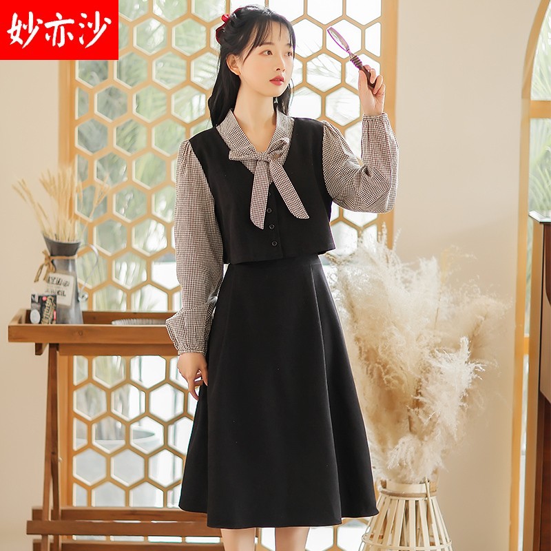 连衣裙女生秋装2021年新款冬季初中生女装高中学生少女裙子法式长裙潮