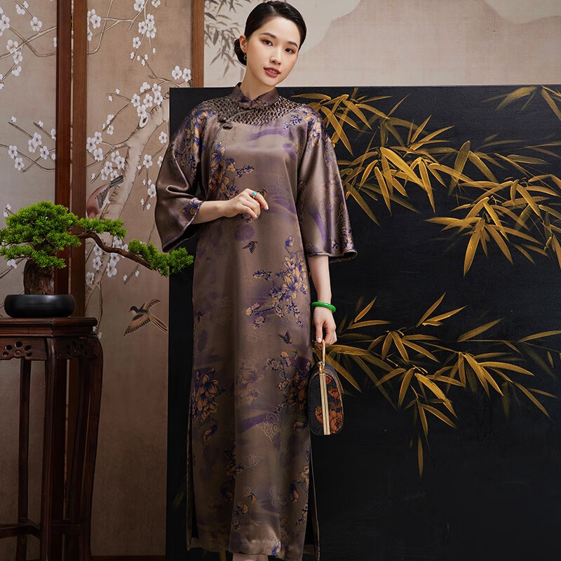 璽玥2025秋新款中國風(fēng)40姆米香云紗經(jīng)典倒大袖手工編織旗袍連衣裙 灰色 2XL (體重125~135)