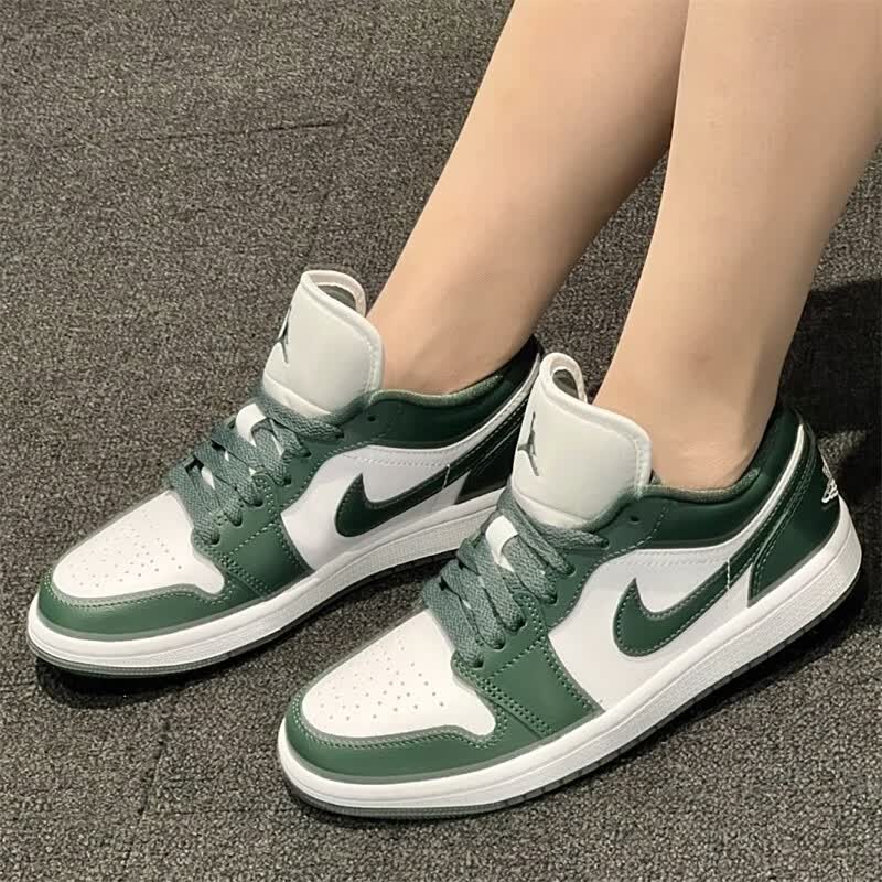 耐克（NIKE）Air Jordan 1 LOW AJ1黑白熊猫男女低帮复古休闲运动篮球鞋 DC0774-113白绿 35.5