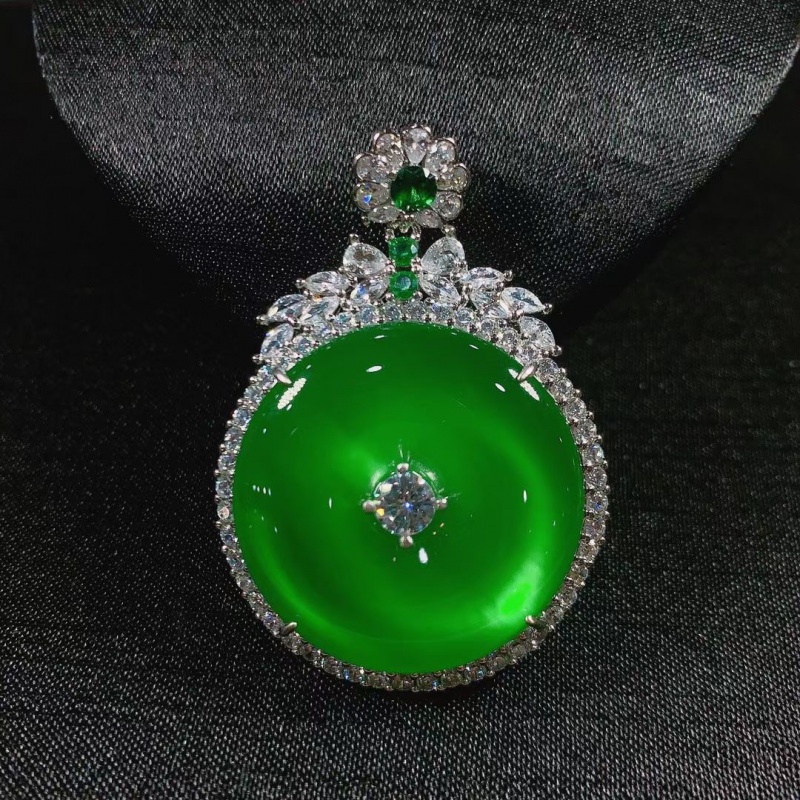 卡古兰 帝王绿吊坠高冰种绿玉髓平安扣女镶嵌媲美翡翠项链宝石妈妈