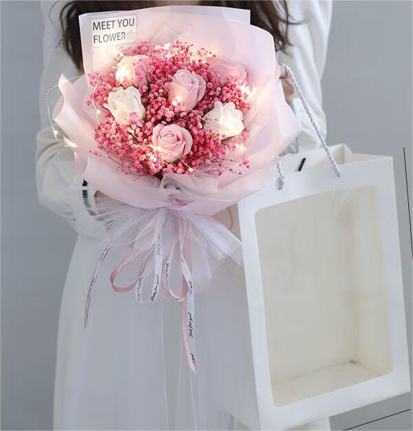 爱满  520七夕节日礼物送女友搭配成品满天星干花花束手捧花生日礼物