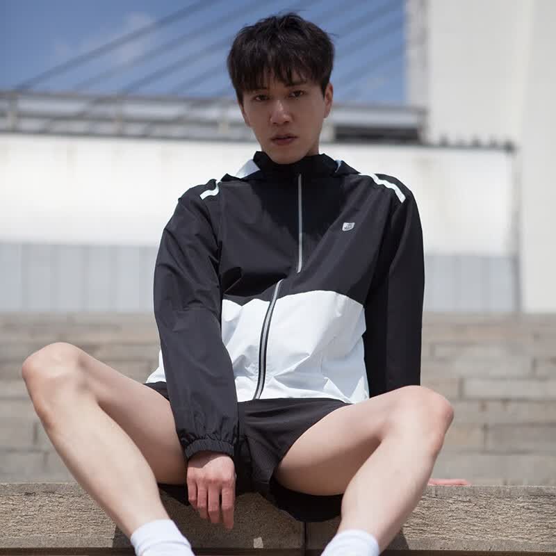 画跑HUAPAO 黑白撞色连帽速干透气防水休闲运动夹克跑步长袖跑步外套 黑白拼色 S