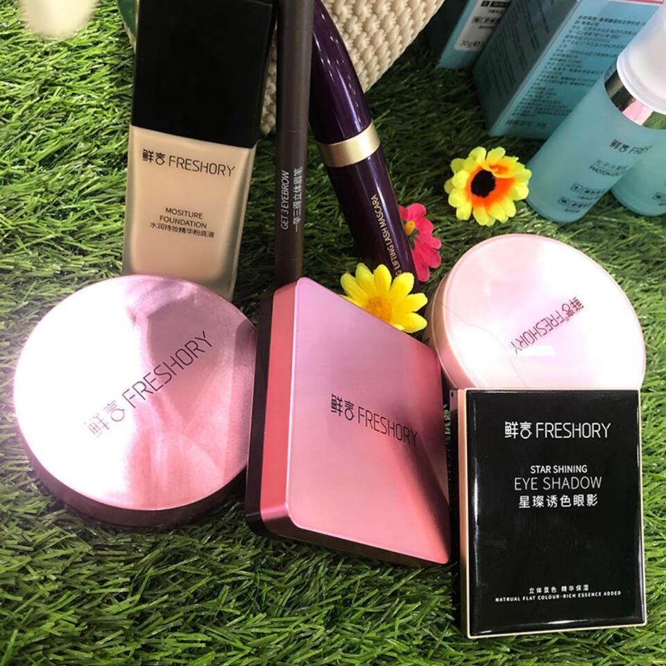 研春堂 anchuyt鲜言科技护肤水润持妆精华粉底液 水润持妆精华粉底液