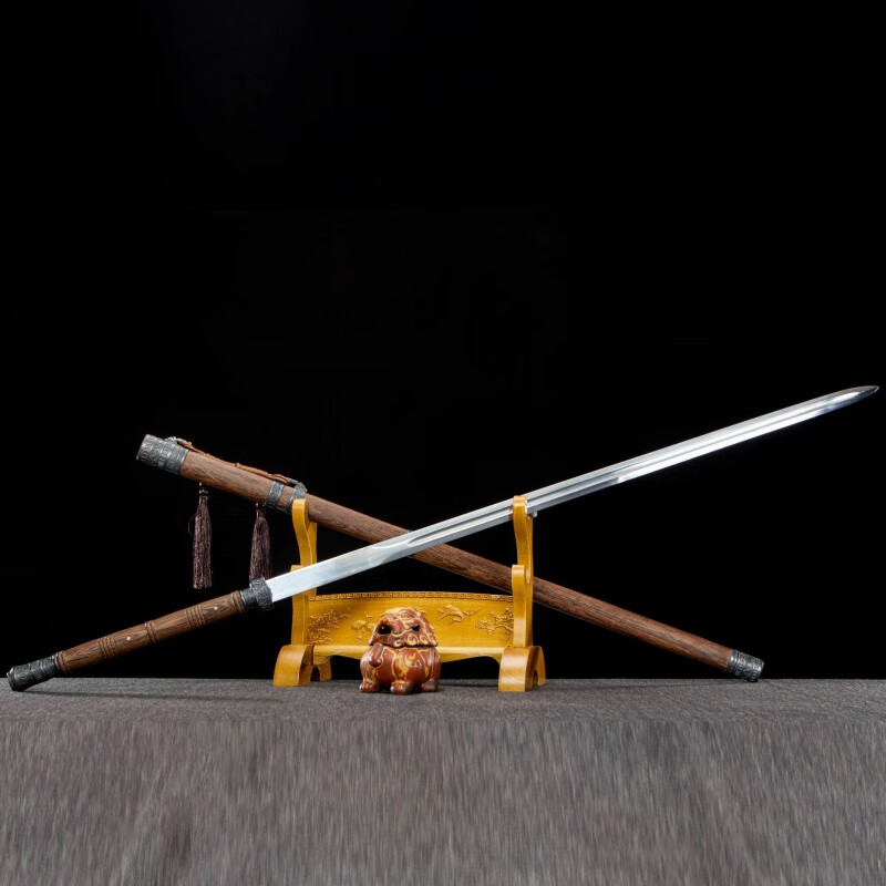 龙泉市刀剑手工锻打高锰钢双手剑戚家刀影视冷兵器收藏未开刃 如图