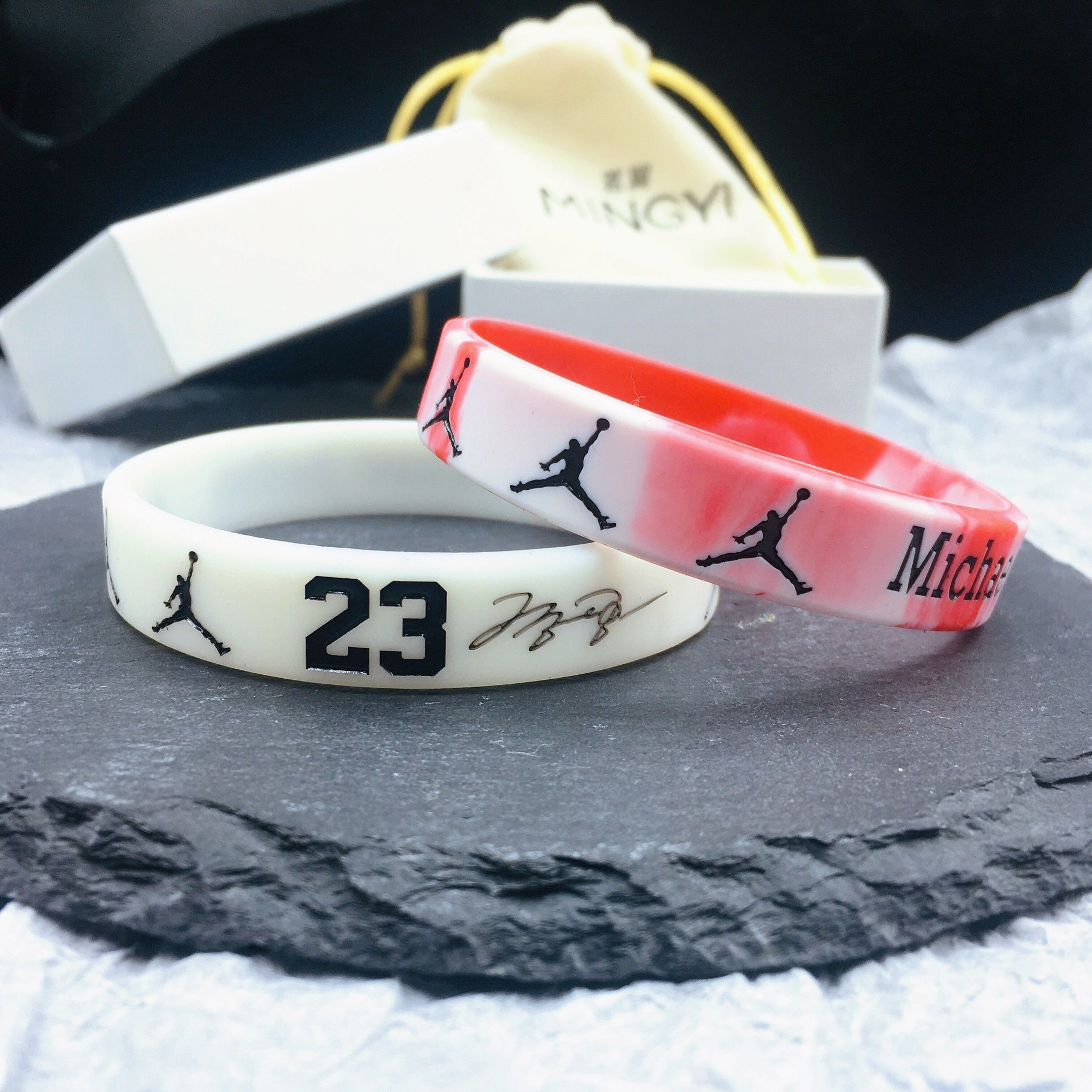 篮球手环nba球星夜光手链男运动硅胶手绳 乔丹 亮黑钛钢 2件(金属礼盒