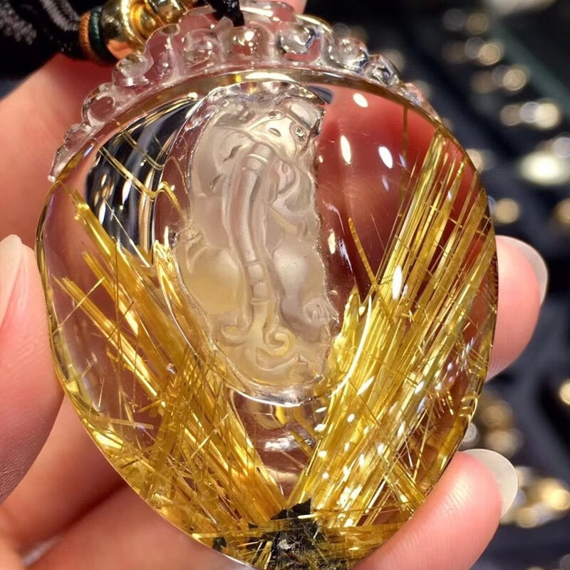 君政收藏级钛晶貔貅吊坠无优化顺发工艺精湛晶莹通透颜色金黄上身大气