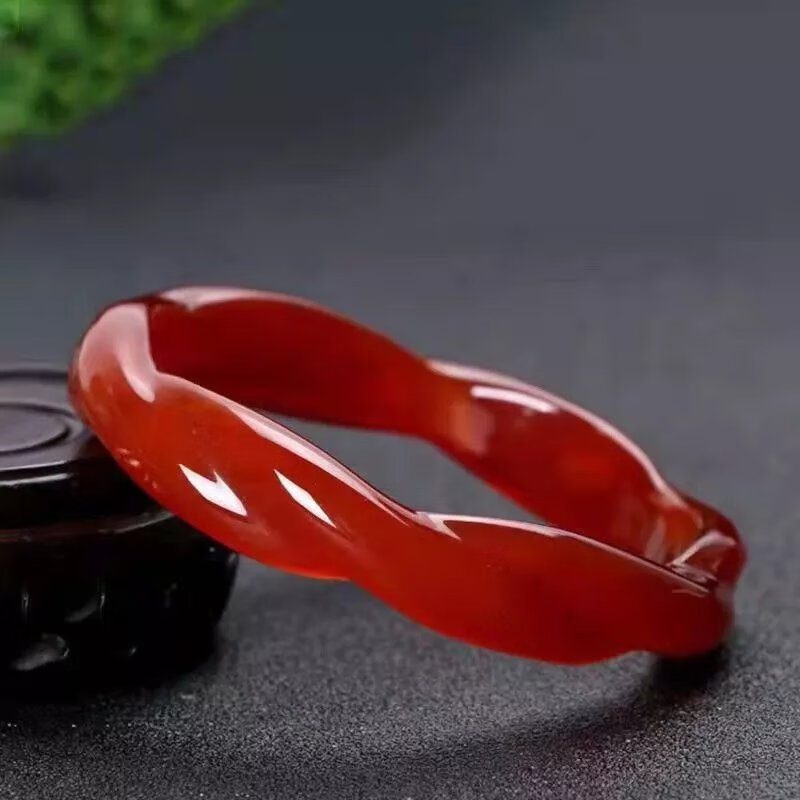红玛瑙的_红玛瑙怎么读_玛瑙值钱吗红色
