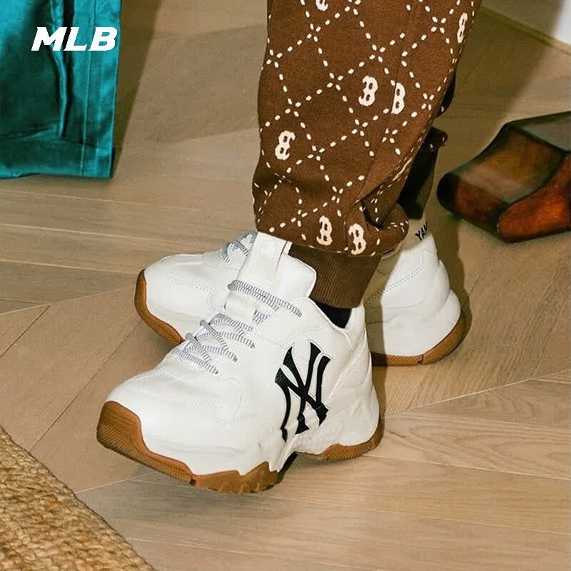 美职棒(MLB)官方 男士老爹鞋 运动复古增高小白鞋23新款休闲鞋子 3ASHBNA3N 纽约洋基队/奶油色/建议拍大一码 260/41属于什么档次?