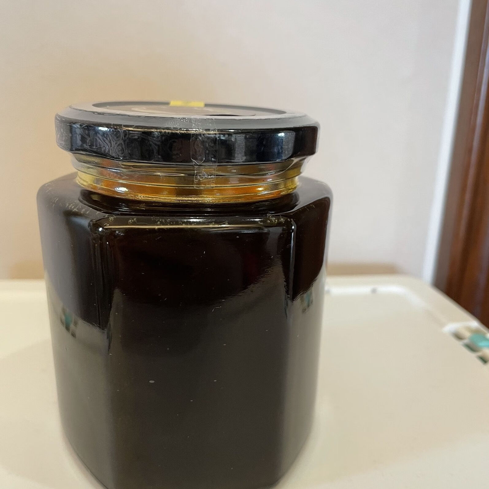 云南黑蜂蜜的十大功效(云南黑蜂蜜多少钱一斤) 云南黑蜂蜜的十大功效(云南黑蜂蜜多少钱一斤)