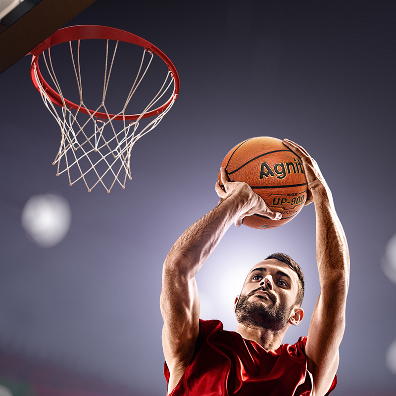 得力deli比赛训练篮球7号标准成人比赛可用篮球送护腕吗？