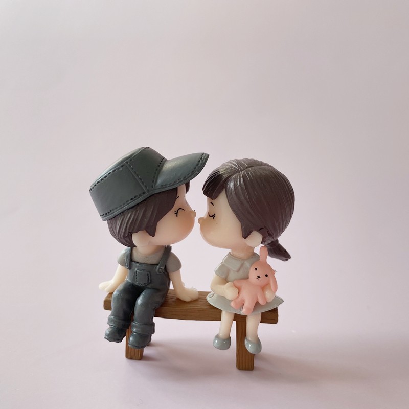 创意情侣卡通人物桌面小摆件生日情人节礼物男孩女孩1对生日礼品 亲亲