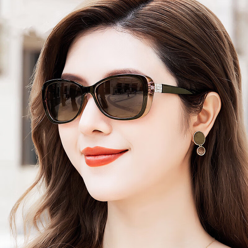 梵登路新款小脸小框防紫外线太阳眼镜女开车专用偏光墨镜女款时尚眼镜