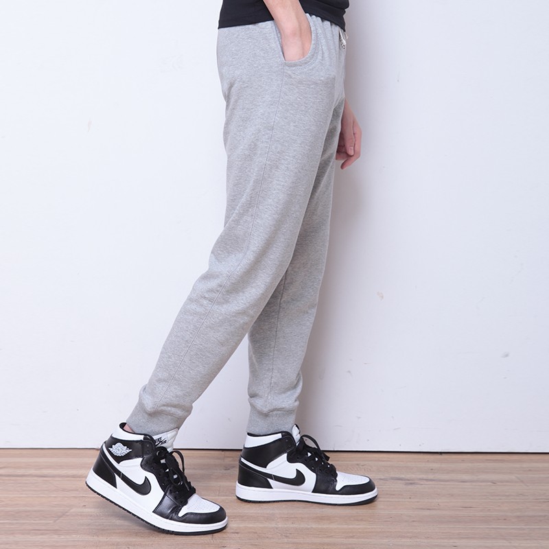 虎迹 2025年春秋季棉质薄款运动裤男士学生透气柔软舒适针织运动长裤 浅灰色收口款（3515） M