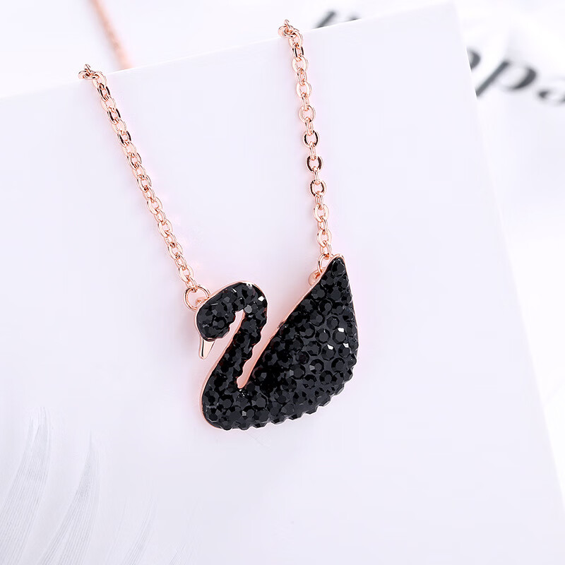 芙天鹅项链黑女银锁骨链轻奢小众设计感年新款吊坠首饰品 黑玫瑰金色