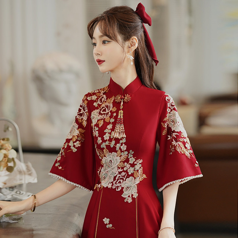南糖三色 旗袍敬酒服新娘中式酒红色薄款遮手臂回门结婚礼服裙女秀禾服夏季 酒红色 XL属于什么档次？