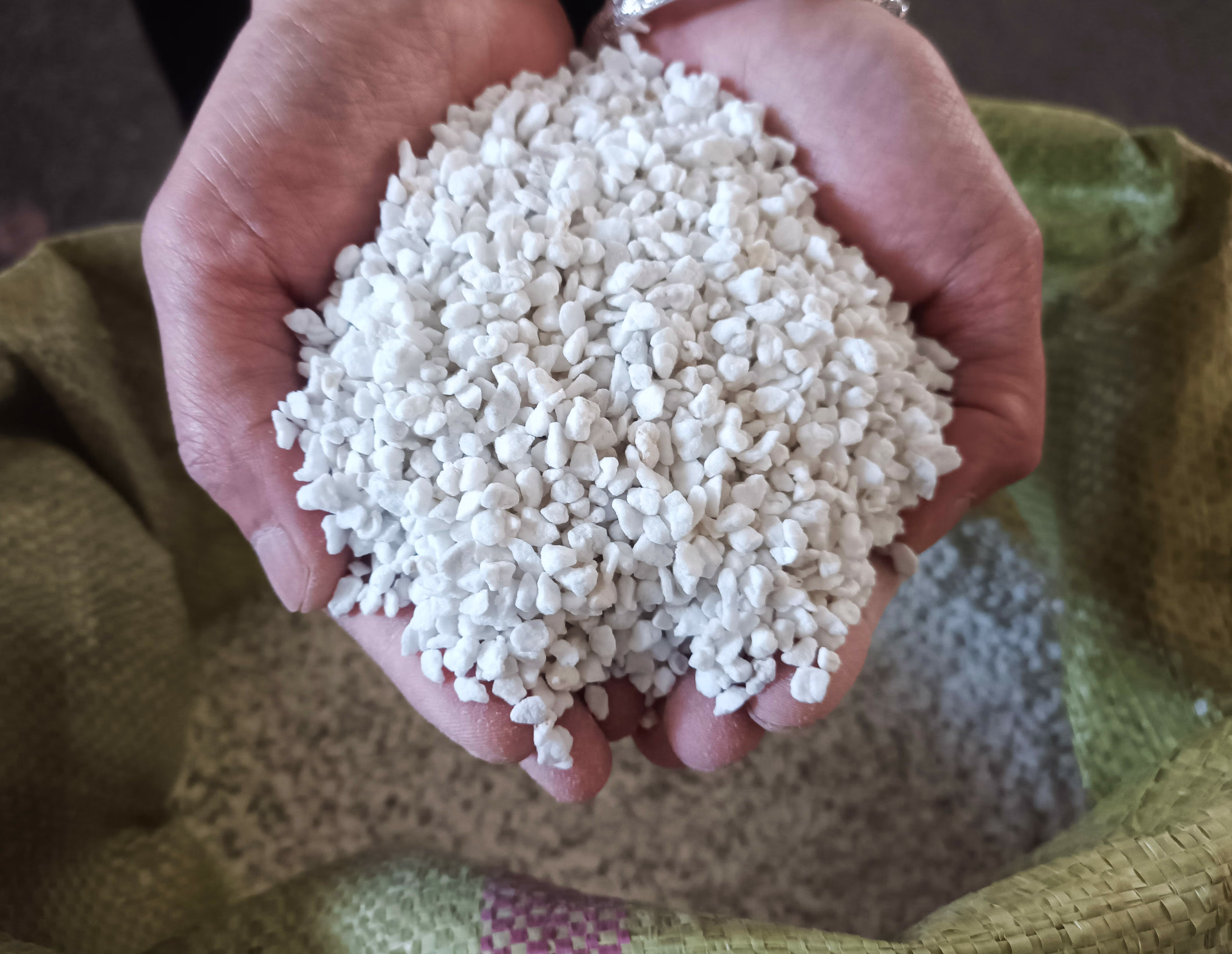 赤凰珍珠岩蛭石园艺大颗粒营养土养花用大包多肉种植兰花硬质膨胀植料