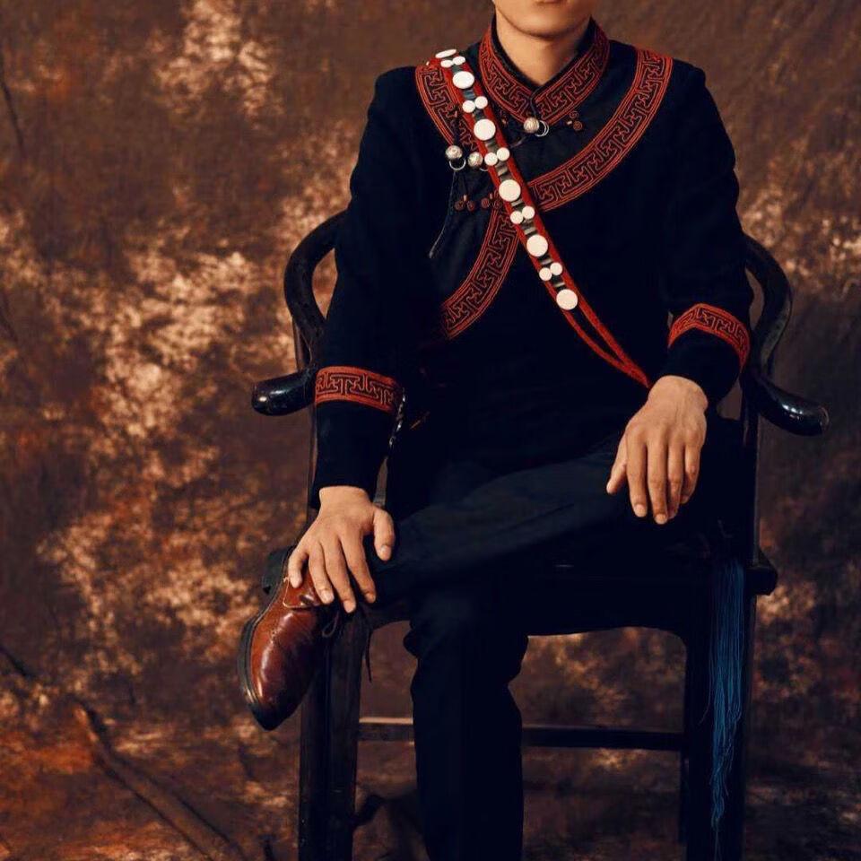 master)凉山彝族服饰新款彝族衣服男士上衣传统衣服男装衣棉麻外衣 见