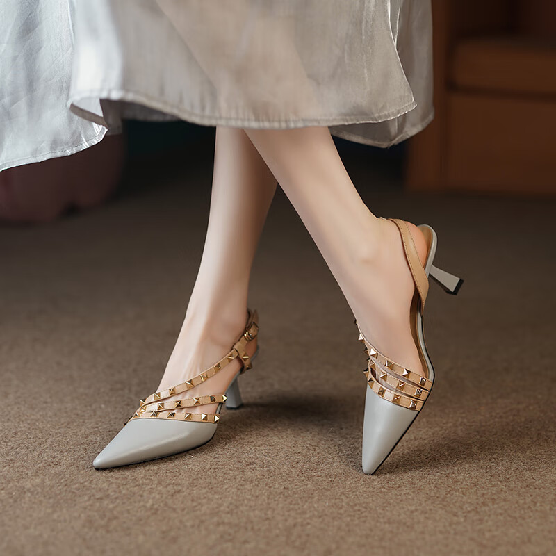 酌钗轻奢包头高跟凉鞋女夏细跟尖头2024时尚铆钉气质女人鞋7厘米杏色