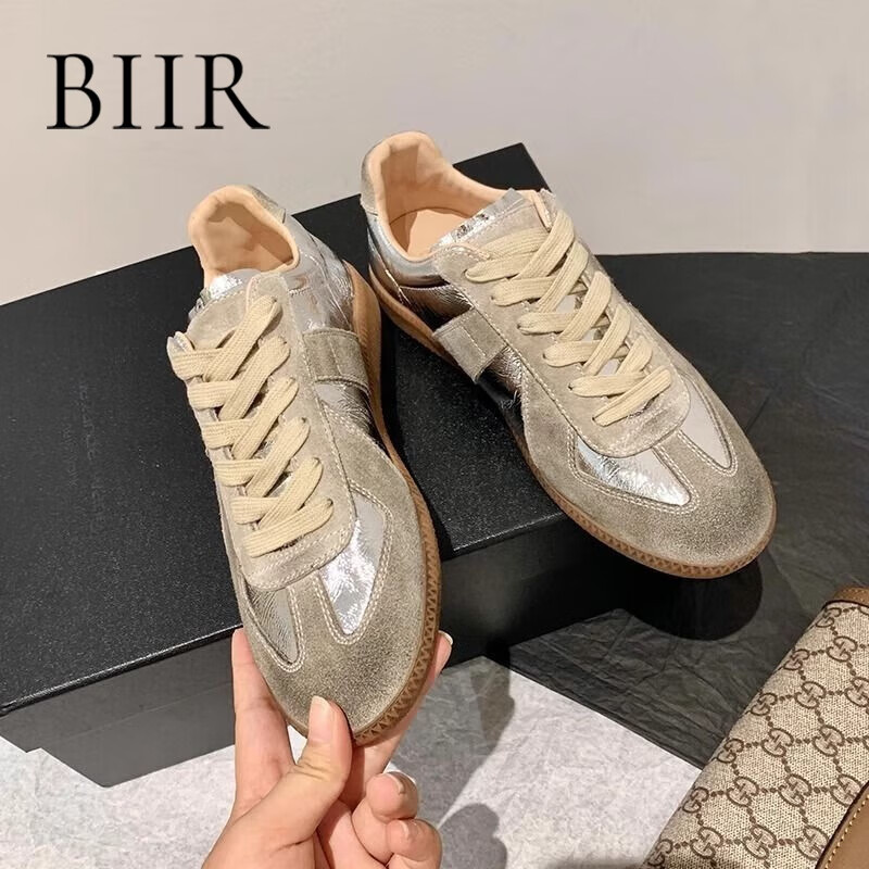百丽伊人（BIIR）新款女鞋银色德训鞋23年秋复古运动板鞋平底百搭的鞋子 银色 39