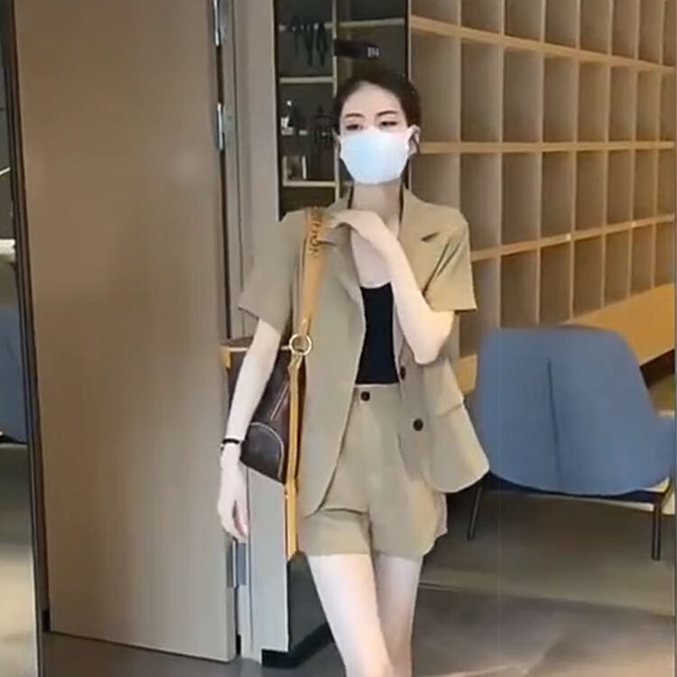 宝乔旭抖音夏季西装套装女高级设计感高腰阔腿短裤炸街两件套潮