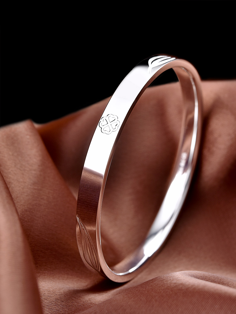 帛灵 时尚气质银手镯女足银年轻款9999实心足银闭口简约四叶草2021