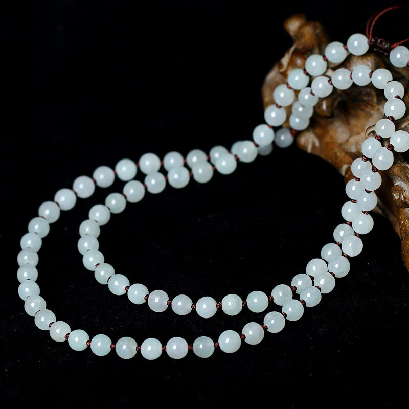 2025年翡翠吊坠十大品牌排行榜出炉:这10款品质优良,设计精美,值得收藏-图片10