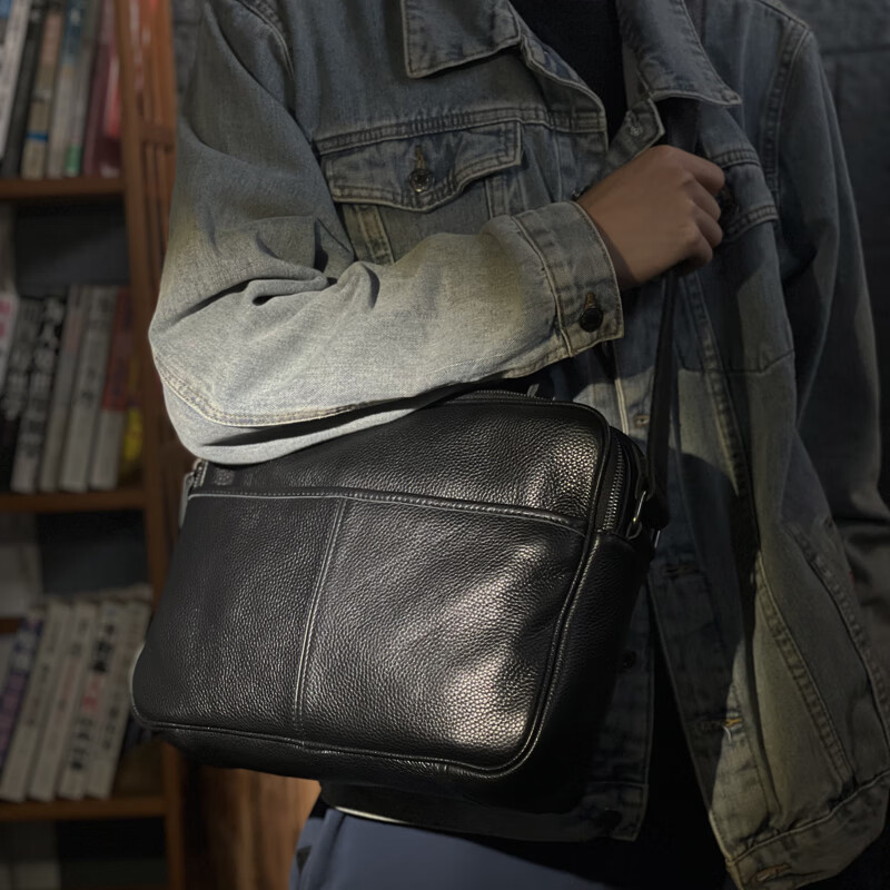 brynn capella单肩包男皮质横款软皮斜挎包头层牛皮邮差休闲复古男士
