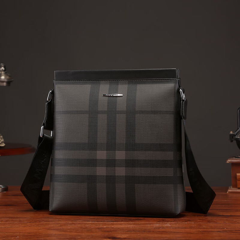 酷奇袋鼠(kuqidaishu)酷奇袋鼠kuqidaishu轻奢品牌男士斜挎包真皮单肩