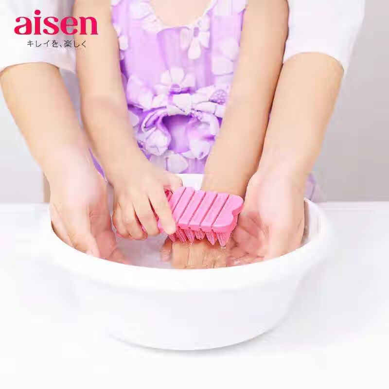 Aisen 日本儿童洗手刷 指甲缝清洁刷可弯曲手背部洗脚刷清洗污垢刷 宝宝洗手刷【简约蓝色】