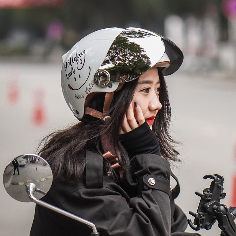 艾狮高颜值3c认证头盔男女士夏季四季半盔电动车安全帽可爱哈雷防晒