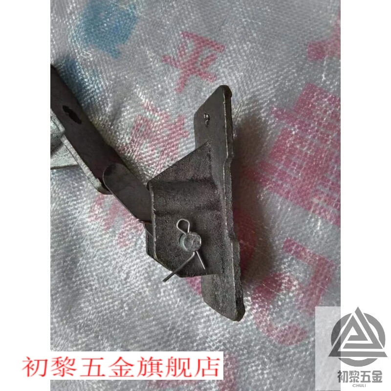 短云建筑穿墙螺杆蝴蝶扣平扣钢筋拉紧器新型模板卡扣扣件卡头锁步步紧