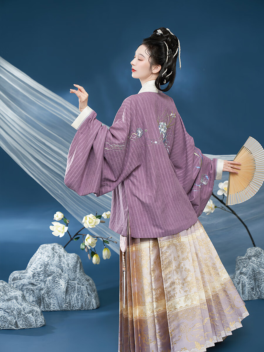 鐘靈記月華引:琵琶袖對穿交配飾片式馬面衫裙?jié)h服女2021秋冬 紫黛金一件現(xiàn)貨 L