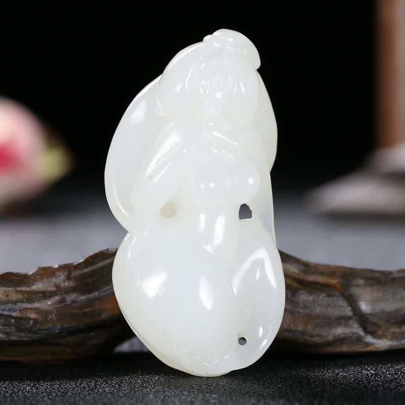 玉者无疆【实价店】新疆玉雕师王斌和田玉羊脂玉美女玉贵人挂件重33.