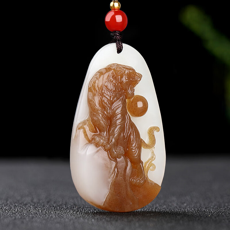 昆仑御孤品大师工艺和田玉老虎玉吊坠男糖白玉虎上山虎女生肖虎玉石玉