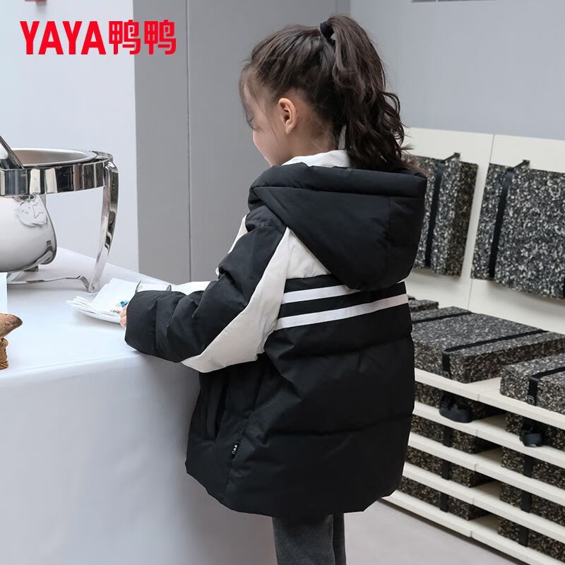 鸭鸭(YAYA)秋冬季新款女款儿童羽绒服女童加厚短款拼接运动户外保暖鸭绒外套 白色 均码 120