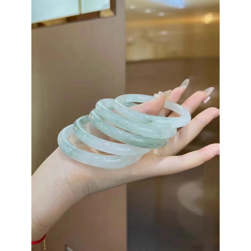 DL 1998胖東來品質(zhì)芙蓉石手鐲玉石不知春天山翠新疆高冰種飄花圓條少女玉 天山翠圓條52-53mm