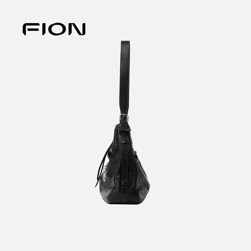 菲安妮女包2025新款流浪包百搭单肩斜挎包大容量托特包生日礼物 经典黑