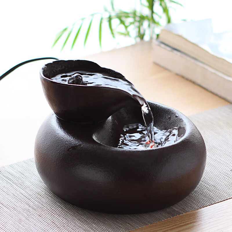 客厅小型迷你流水摆件陶瓷循环水办公室桌面加湿器装饰品 小叶子黑色