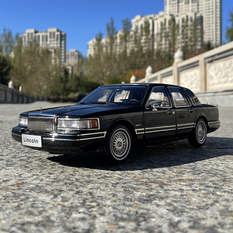 雨萱汽文 1:18 林肯城市 lincoln town car 汽车模型 合金全开 收藏