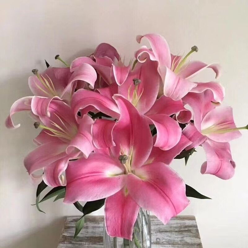 香水百合鲜花黄天霸黑美人批发云南昆明基地直发真花供佛速递昆明