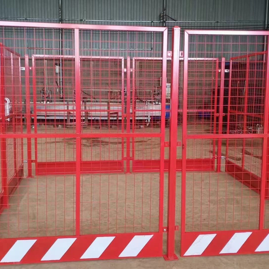 65*1.8m 红色塔吊围栏