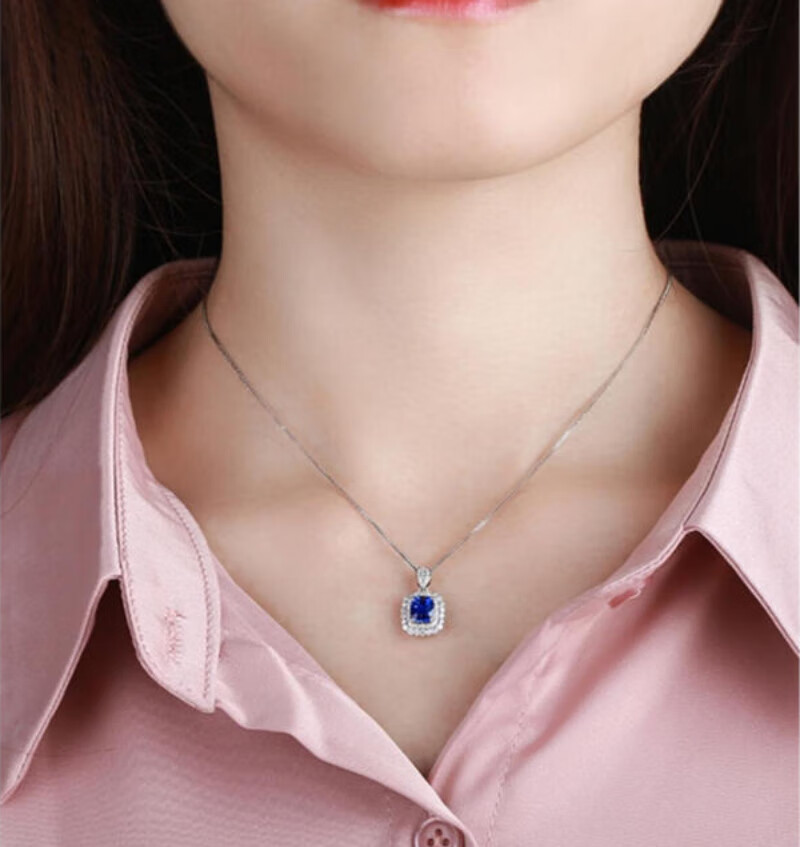 12克拉无烧蓝蓝宝石吊坠 18k金镶钻石彩宝现货七夕情人节 蓝宝石吊坠