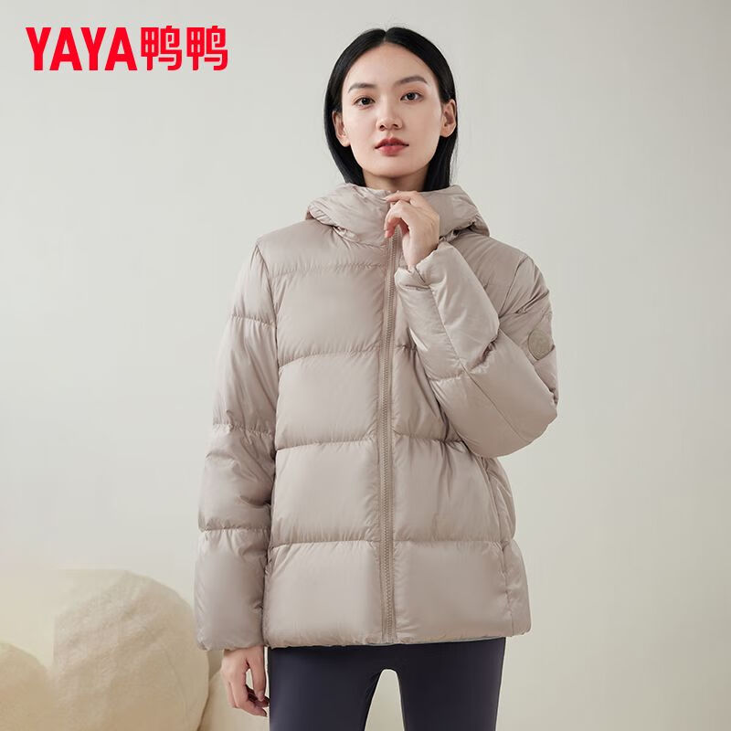 鸭鸭（YAYA）新款轻盈羽绒服冬季爆款短款面包宽松连帽时尚休闲保暖小个子外套 香草米色 S 105斤以内