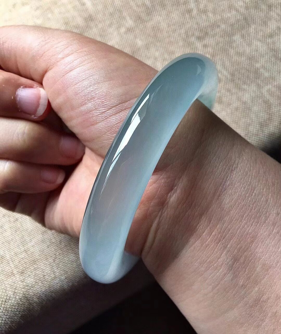 珠佩丽岫玉手镯天青冻 翡翠玉手镯蓝水冰种胖圆条手镯石英岩玉天空蓝
