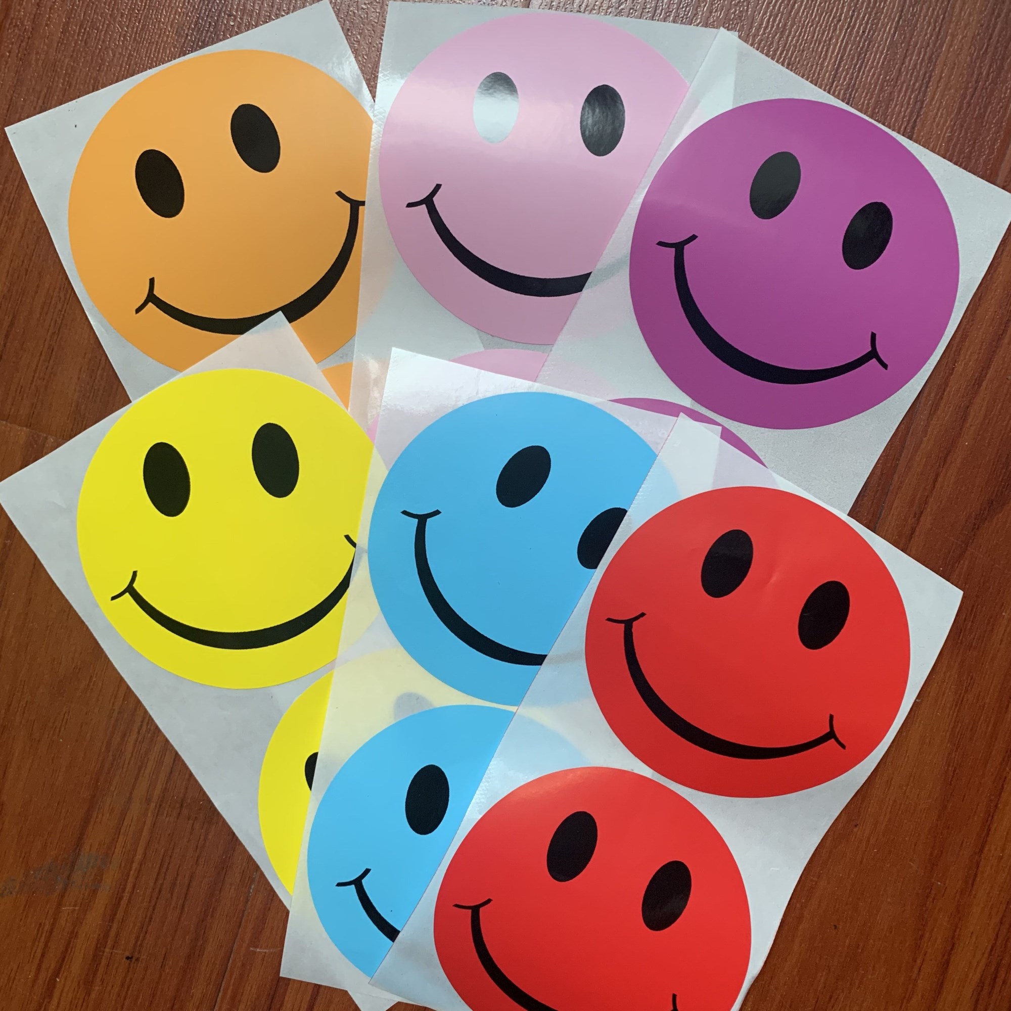 10cm大号笑脸卡通脸奖励不干胶贴纸标签活动胸口标气质开心笑脸贴 10
