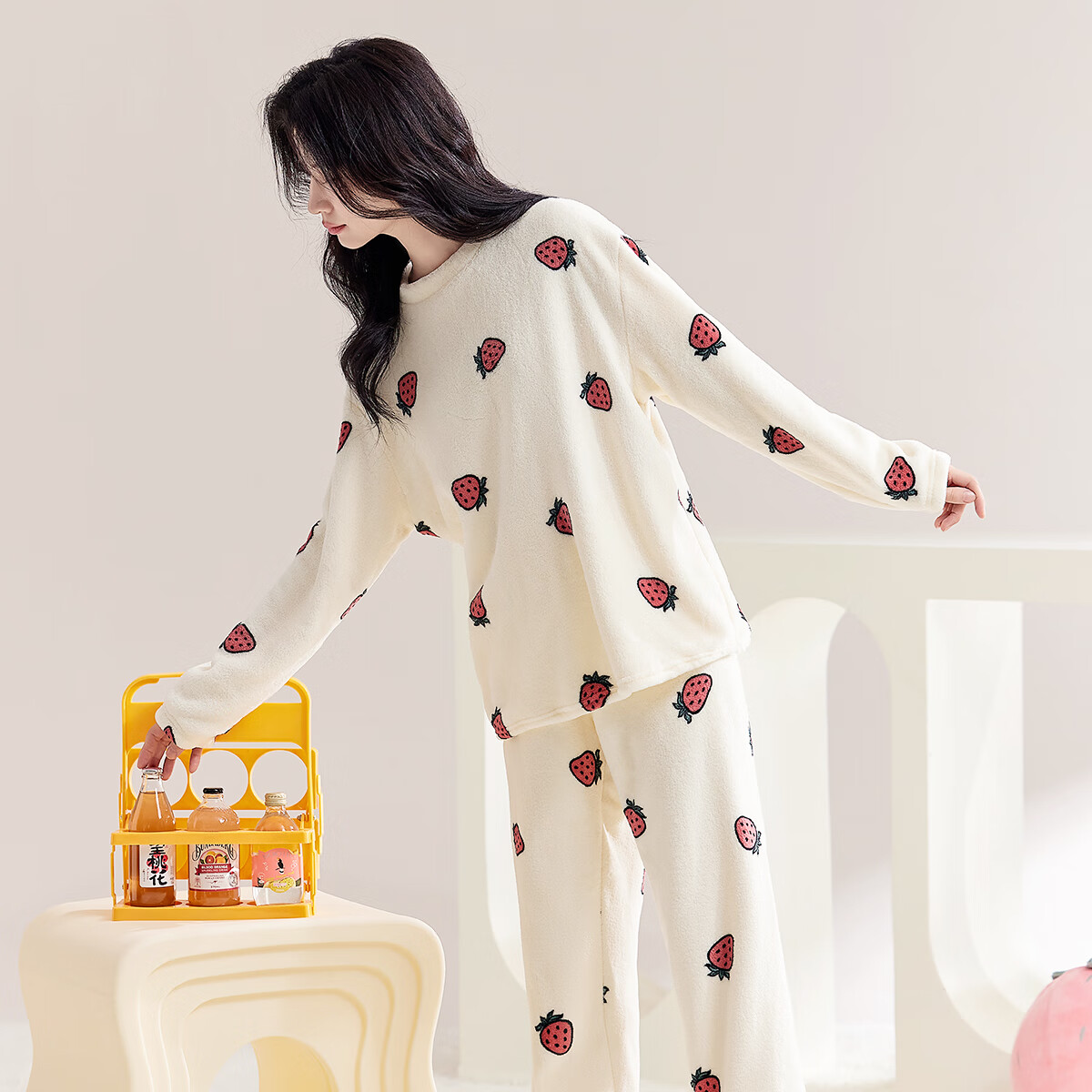 都市丽人女士睡衣女加绒冬季法兰绒加厚保暖圆领套头可外穿家居服套装女 【草莓法兰绒】杏色 L