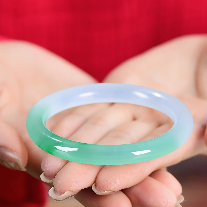 春龙冰种淡绿极细圆条手镯秀气少女 细条 玉镯子女款处理石英岩玉手镯