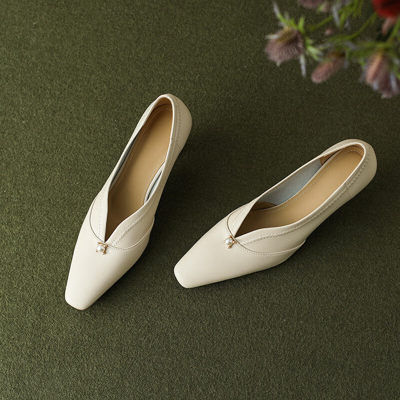 百丽驼美士轻奢2024新款米色杏色珍珠方头法式复古优雅气质高跟鞋女细